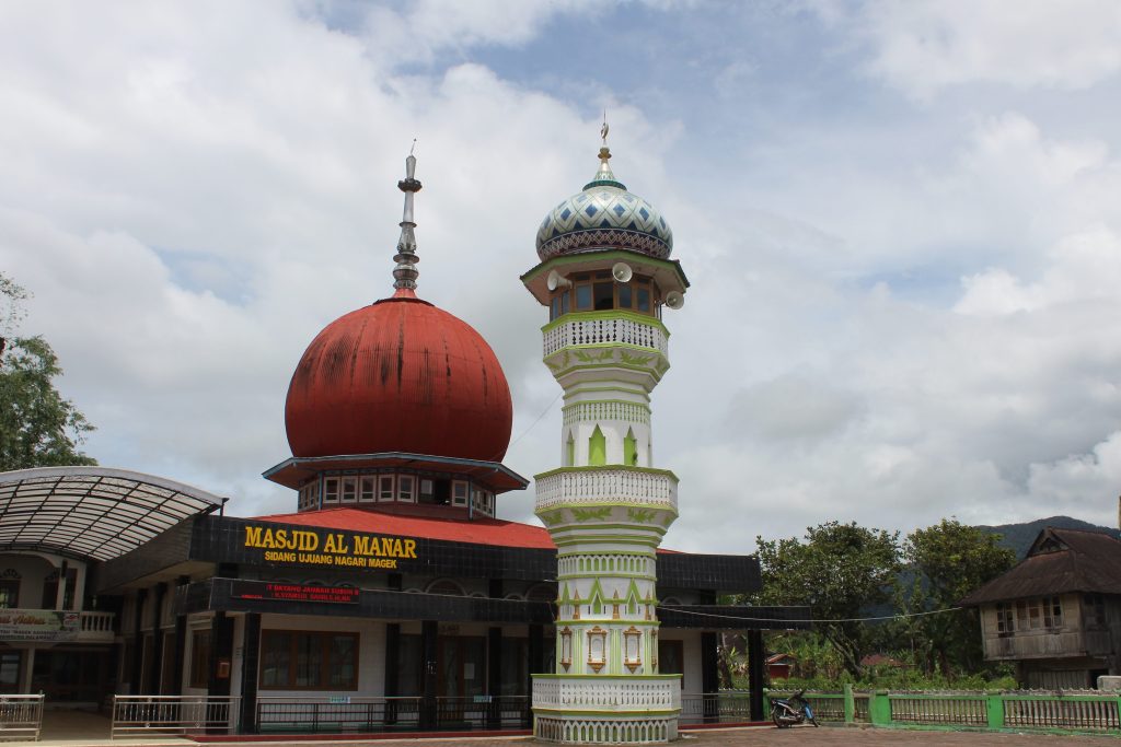 Masjid Al Manaar: Tempat Beribadah yang Menyatu dengan Kehidupan Warga Cilacap